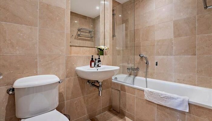 2 Bedroom Property To Rent In Westferry Circus, London, E14