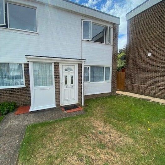 2 Bedroom Flat To Rent In Maplins Close, Rainham, Gillingham, ME8