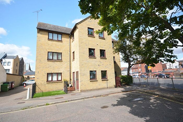 1 Bedroom Flat To Rent In Mildmay Road, Chelmsford, CM2