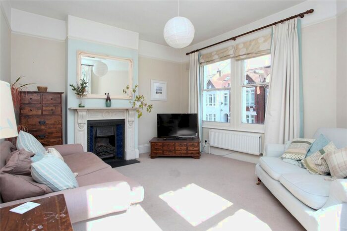 1 Bedroom Flat To Rent In Dagnan Road, Clapham South, London, SW12