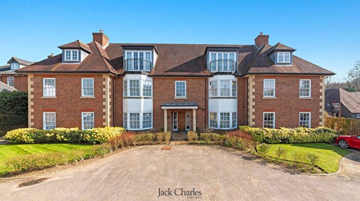 2 Bedroom Flat For Sale In The Old Saw Mill, Long Mill Lane, St Marys Platt, Sevenoaks, TN15