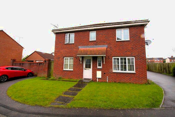 3 Bedroom Semi-Detached House To Rent In Follager Road, Willens Green, CV21