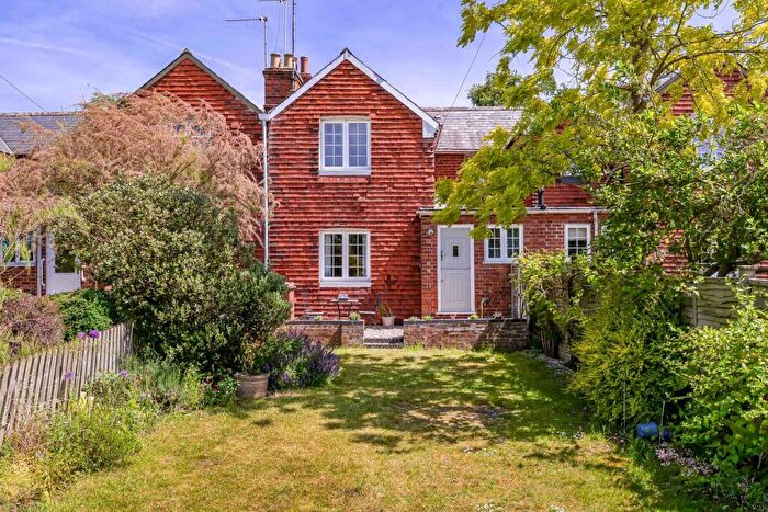 3 Bedroom Terraced House For Sale In Railway Cottages, Goring On Thames, RG8