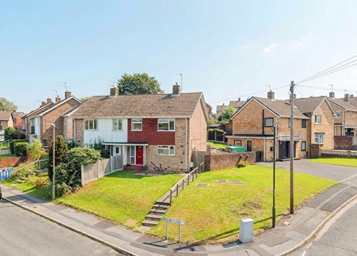 3 Bedroom Semi-Detached House For Sale In Brecon Close, Chesterfield, S40