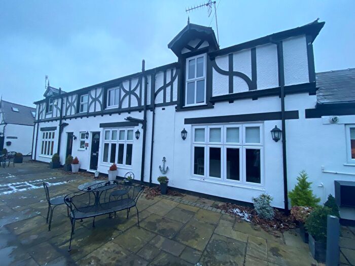 2 Bedroom Mews To Rent In Sandlea Mews, Wirral, CH48