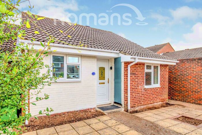 2 Bedroom Bungalow To Rent In Badger Farm, Winchester, SO22