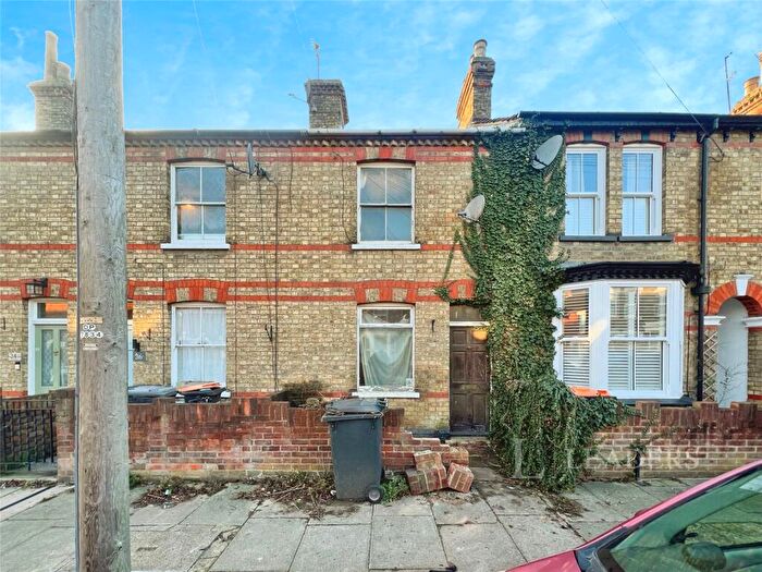 2 Bedroom Terraced House For Sale In Palmerston Street, Bedford, Bedfordshire, MK41