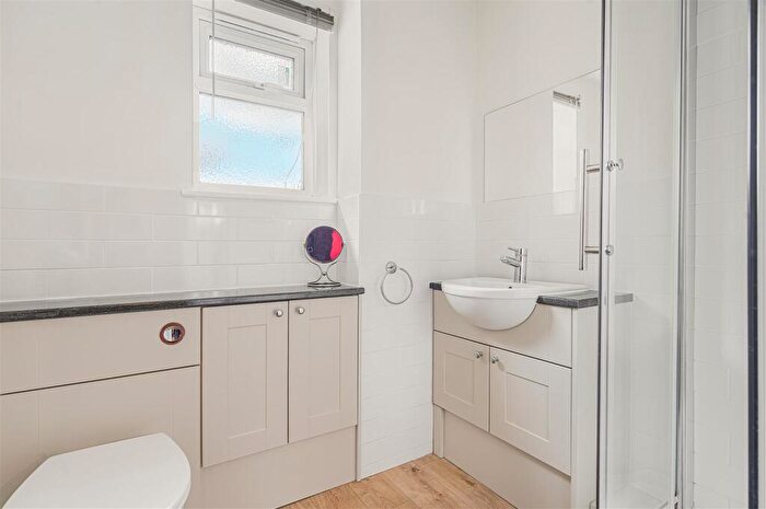 1 Bedroom Flat For Sale In Cheriton Court, Reading, RG1