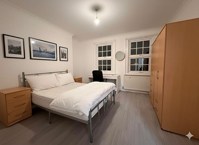 3 Bedroom Flat To Rent In Warlters Road, London, N7