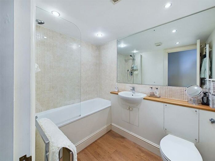 2 Bedroom Apartment For Sale In Vicarage Road, Cromer, NR27