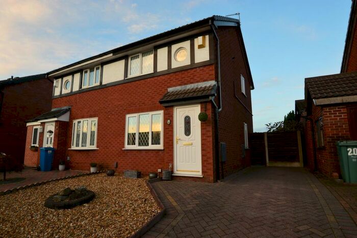 2 Bedroom Semi-Detached House To Rent In Inglewhite Close, Bury, BL9