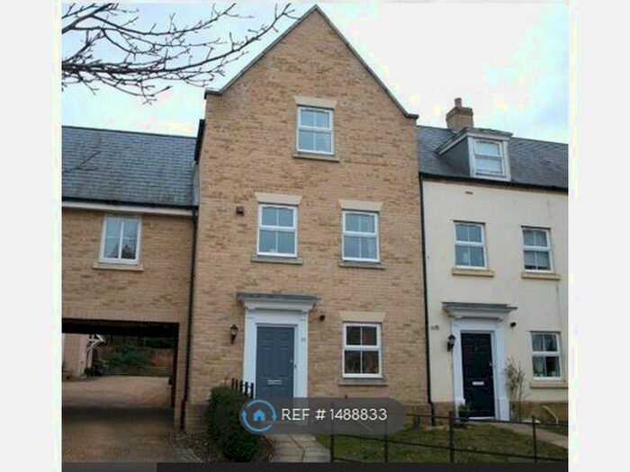4 Bedroom End Of Terrace House To Rent In Signal Road, Huntingdon, PE26