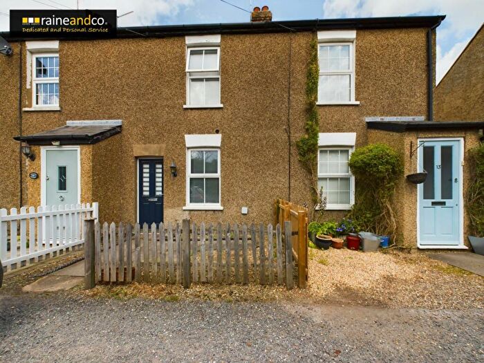 2 Bedroom Terraced House For Sale In Warrengate Road, Hatfield, AL9