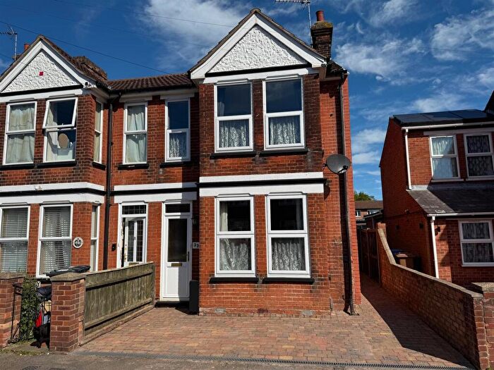 3 Bedroom Semi Detached House For Sale In Stradbroke Road, Ipswich, IP4