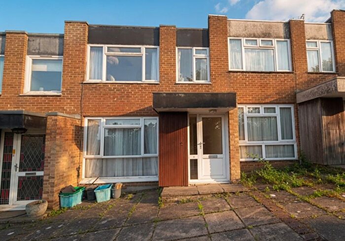 3 Bedroom Terraced House For Sale In Deepfield Way, Coulsdon, Surrey, CR5