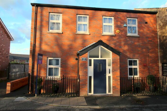1 Bedroom Flat To Rent In Ford Lane, Northenden, Manchester M22