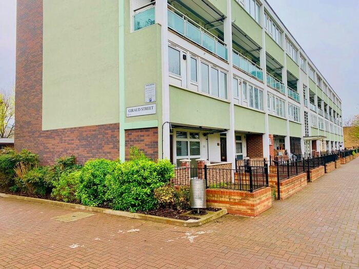 4 Bedroom Maisonette To Rent In Giraud Street, Poplar, E14