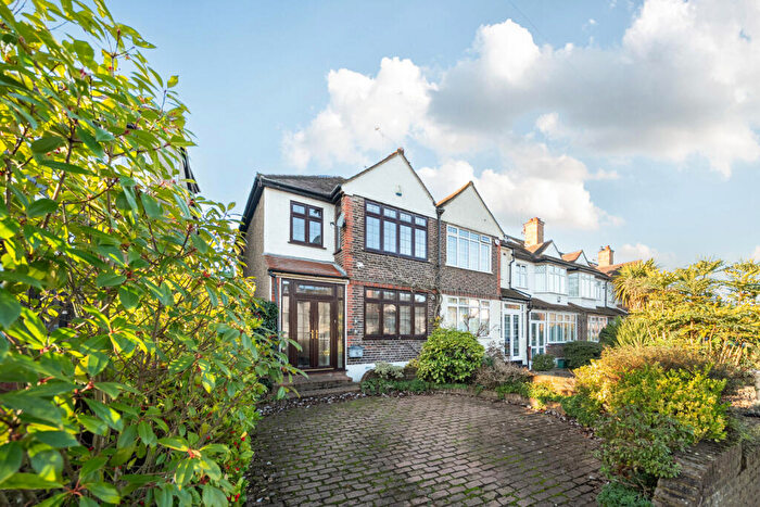 3 Bedroom End Of Terrace House For Sale In Durham Road, Bromley, Kent, BR2