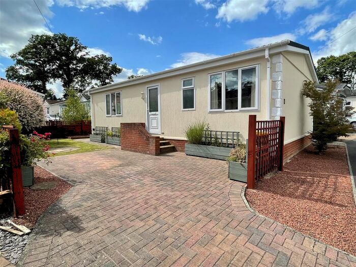 2 Bedroom Park Home For Sale In Organford, Poole, BH16