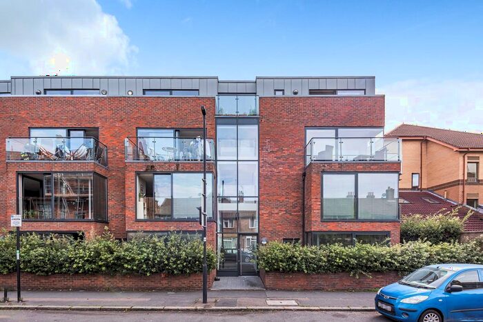 1 Bedroom Flat To Rent In Hillyard Street, Oval, SW9