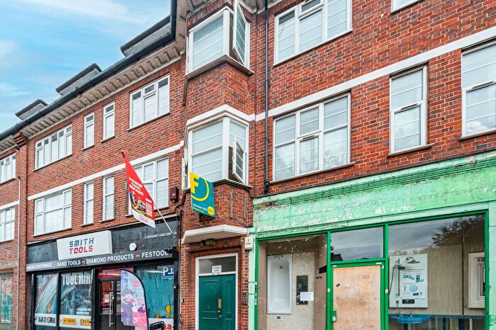 2 Bedroom Flat For Sale In Verdant Lane, Catford, London, SE6