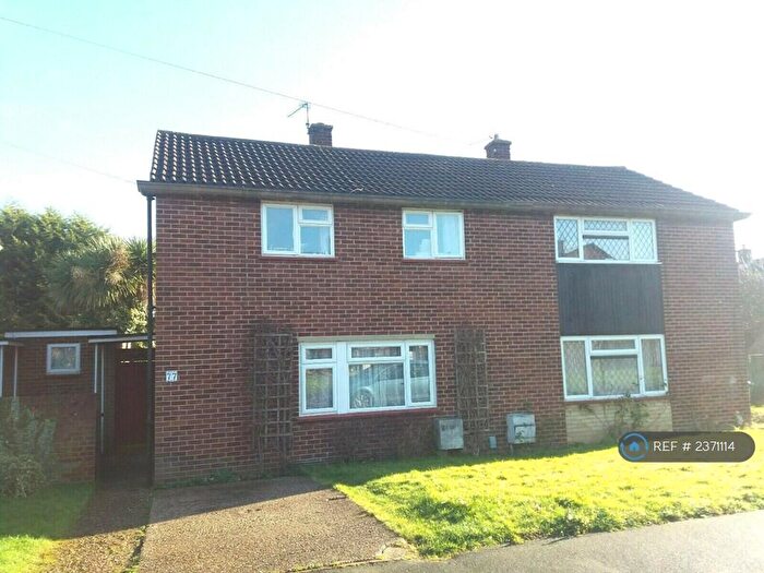 4 Bedroom Semi-Detached House To Rent In Homestall, Guildford, GU2