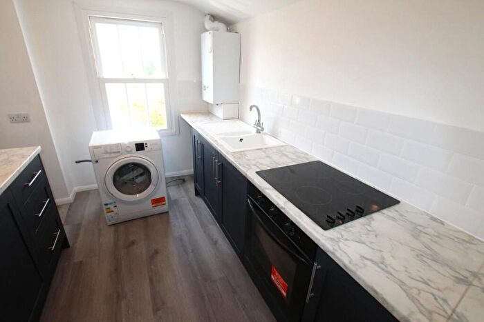 3 Bedroom Flat To Rent In Queen Street, Ashford, TN23
