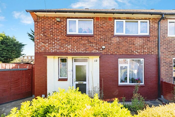 3 Bedroom Semi Detached House For Sale In Gleneagles Close, Watford, WD19