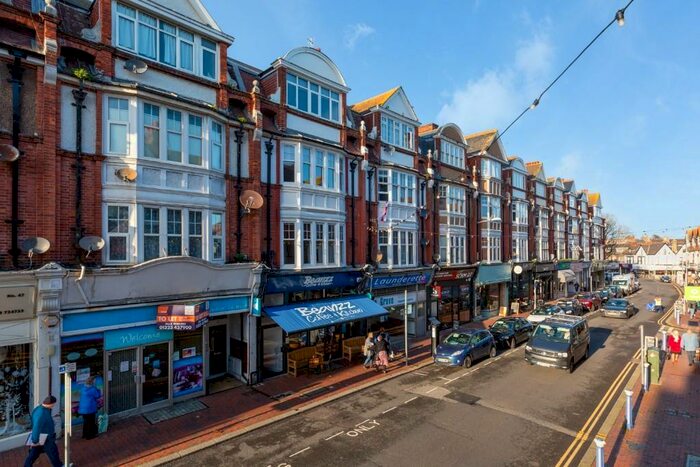 1 Bedroom Flat To Rent In Grove Road, Eastbourne, East Sussex, BN21