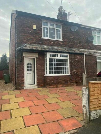 3 Bedroom Semi-Detached House To Rent In Chadwick Road, St. Helens, WA11