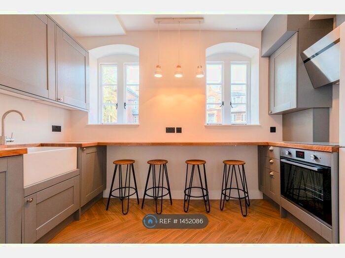 3 Bedroom Flat To Rent In Taplow House, London, E2