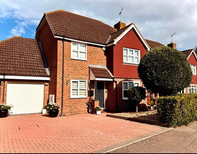 5 Bedroom Detached House For Sale In Oastview, Rainham, Gillingham, Kent, ME8