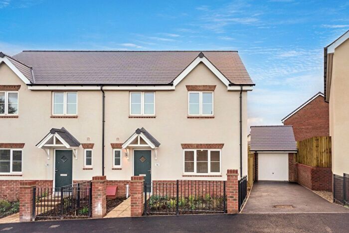 4 Bedroom Semi-Detached House To Rent In Brock Road, Exeter, EX2