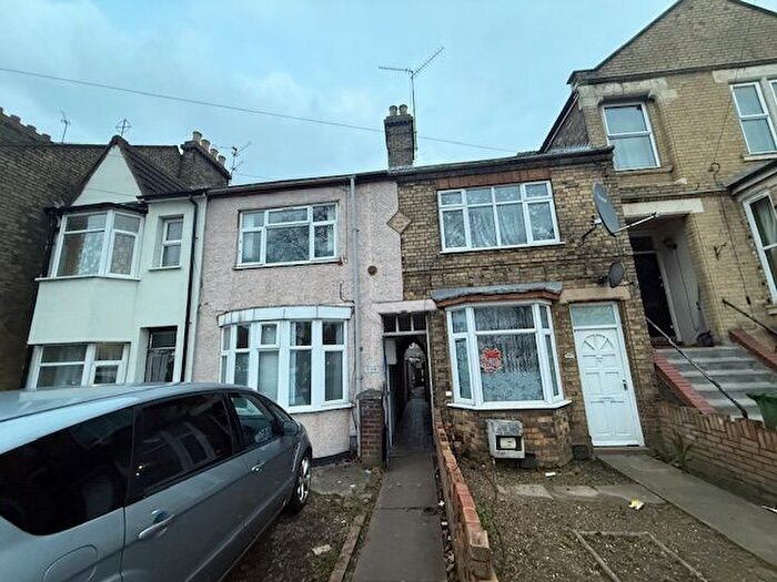 3 Bedroom Property To Rent In Lincoln Road, Peterborough, PE1