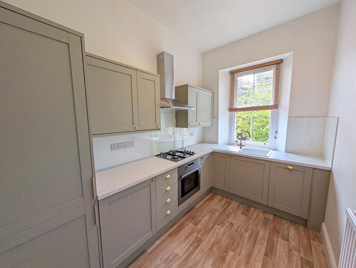 2 Bedroom Flat To Rent In Oakfield Grove – Ref, BS8