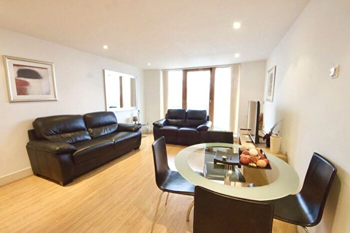 2 Bedroom Flat For Sale In Crews Street, London, E14