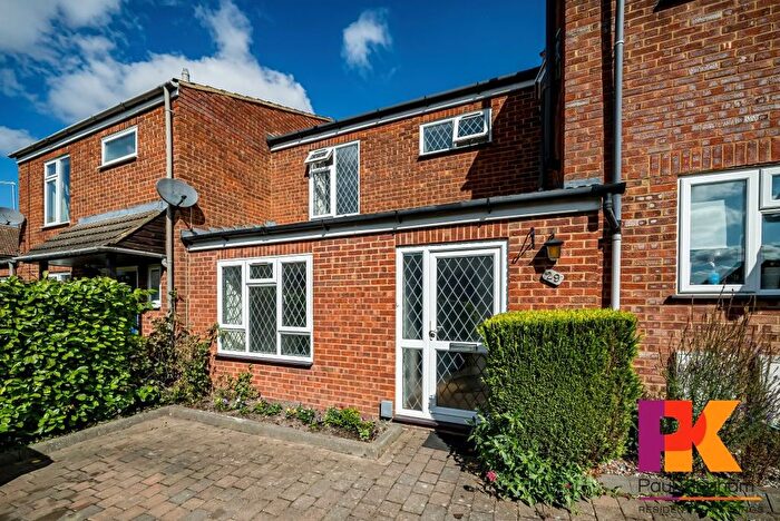 3 Bedroom Terraced House To Rent In Elizabeth Drive, Tring, HP23