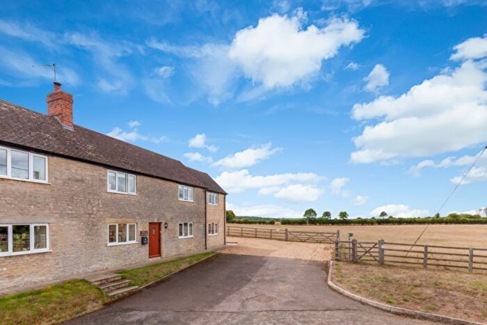 3 Bedroom Cottage To Rent In Stoke Lyne, Bicester, OX27