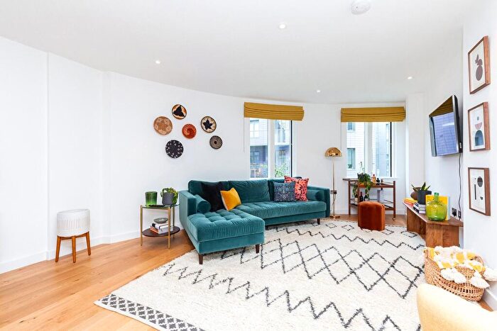 2 Bedroom Apartment To Rent In Esther Anne Place, London, N1