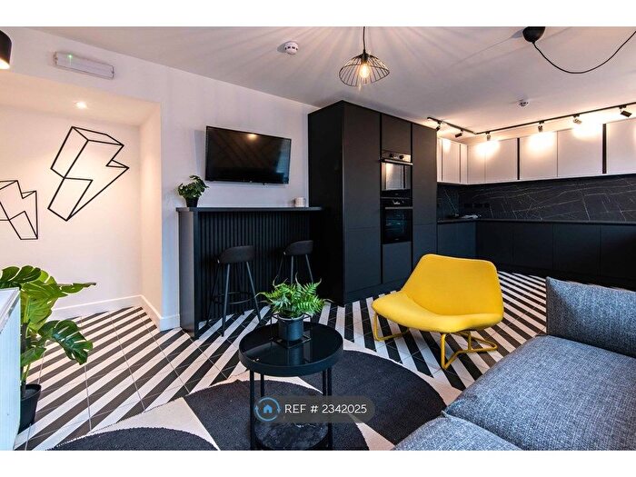 7 Bedroom Flat To Rent In Clifton Boulevard, Nottingham, NG7