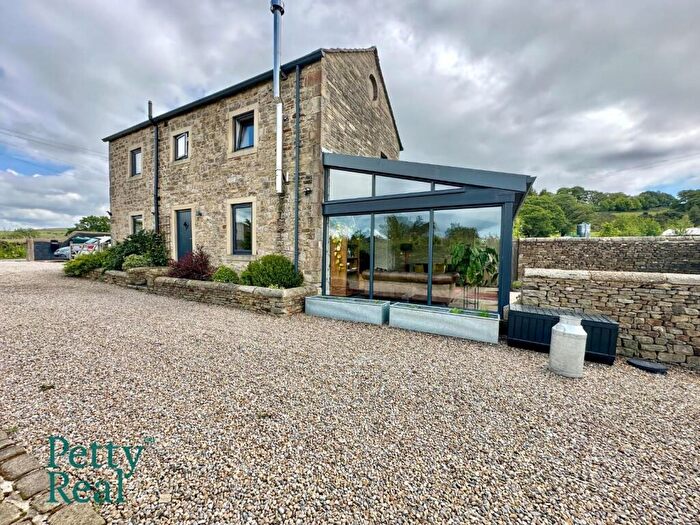 3 Bedroom Cottage For Sale In Cob Lane, Kelbrook, BB18
