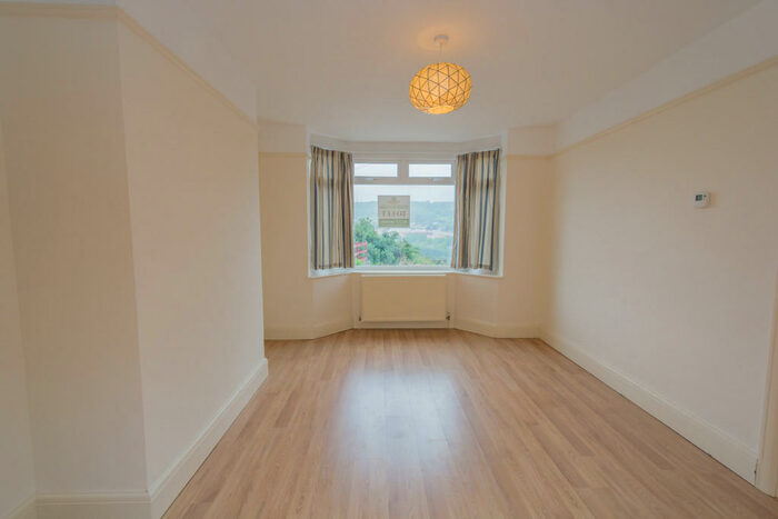 3 Bedroom Semi-Detached House To Rent In Highbury Villas - Lower Camden, BA1