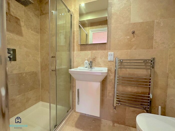 5 Bedroom Terraced House To Rent In Haydon Road, Watford, WD19