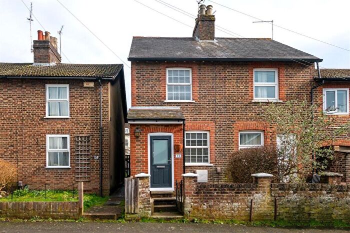 2 Bedroom End Of Terrace House For Sale In Lower Road, Redhill, Surrey, RH1