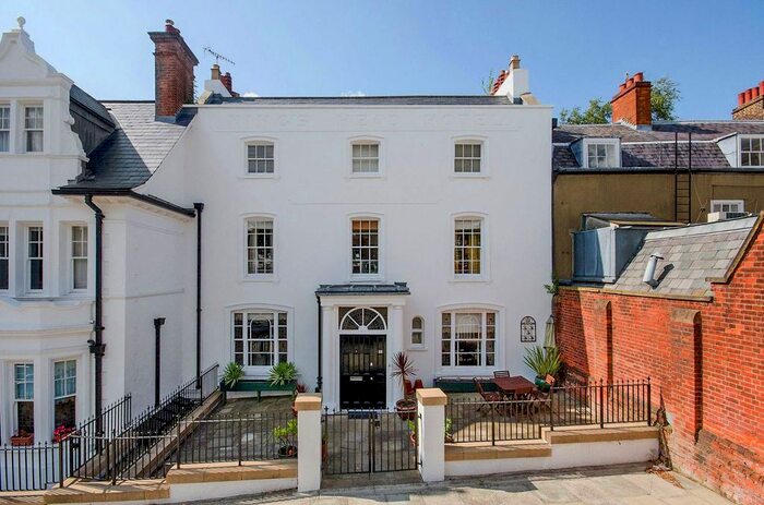 3 Bedroom Maisonette To Rent In High Street, Harrow On The Hill, Harrow, HA1