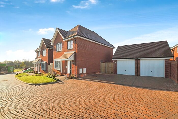 4 Bedroom Detached House For Sale In Whitsbury Road, Fordingbridge, SP6