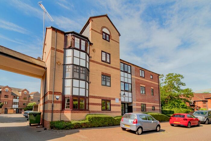 1 Bedroom Flat To Rent In Waterside Gardens, Reading, RG1