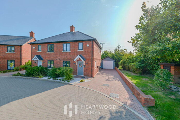 3 Bedroom Semi-Detached House For Sale In Crescent Gardens, St Albans, AL4