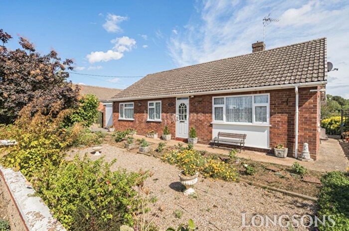 3 Bedroom Detached Bungalow For Sale In Tuns Road, Necton, PE37