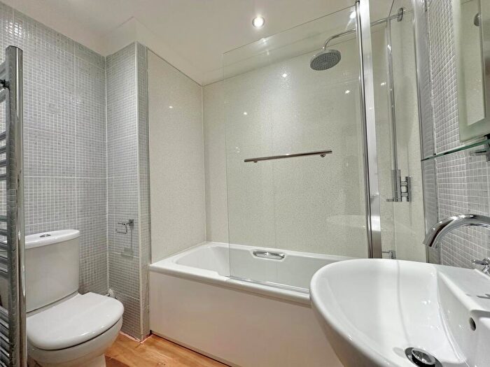 2 Bedroom Apartment To Rent In Queensbury Lane, Monkston Park, Milton Keynes, MK10
